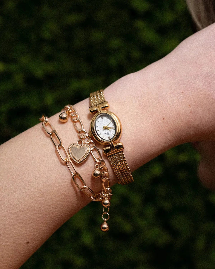 Amoura Watch