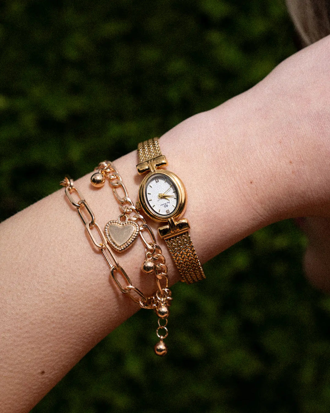 Amoura Watch