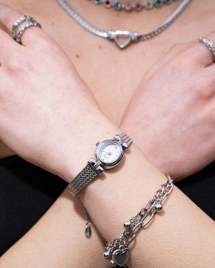 Amoura Watch